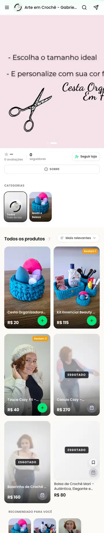 Loja Arte em Crochê aberta no celular, com a vitrine e os produtos